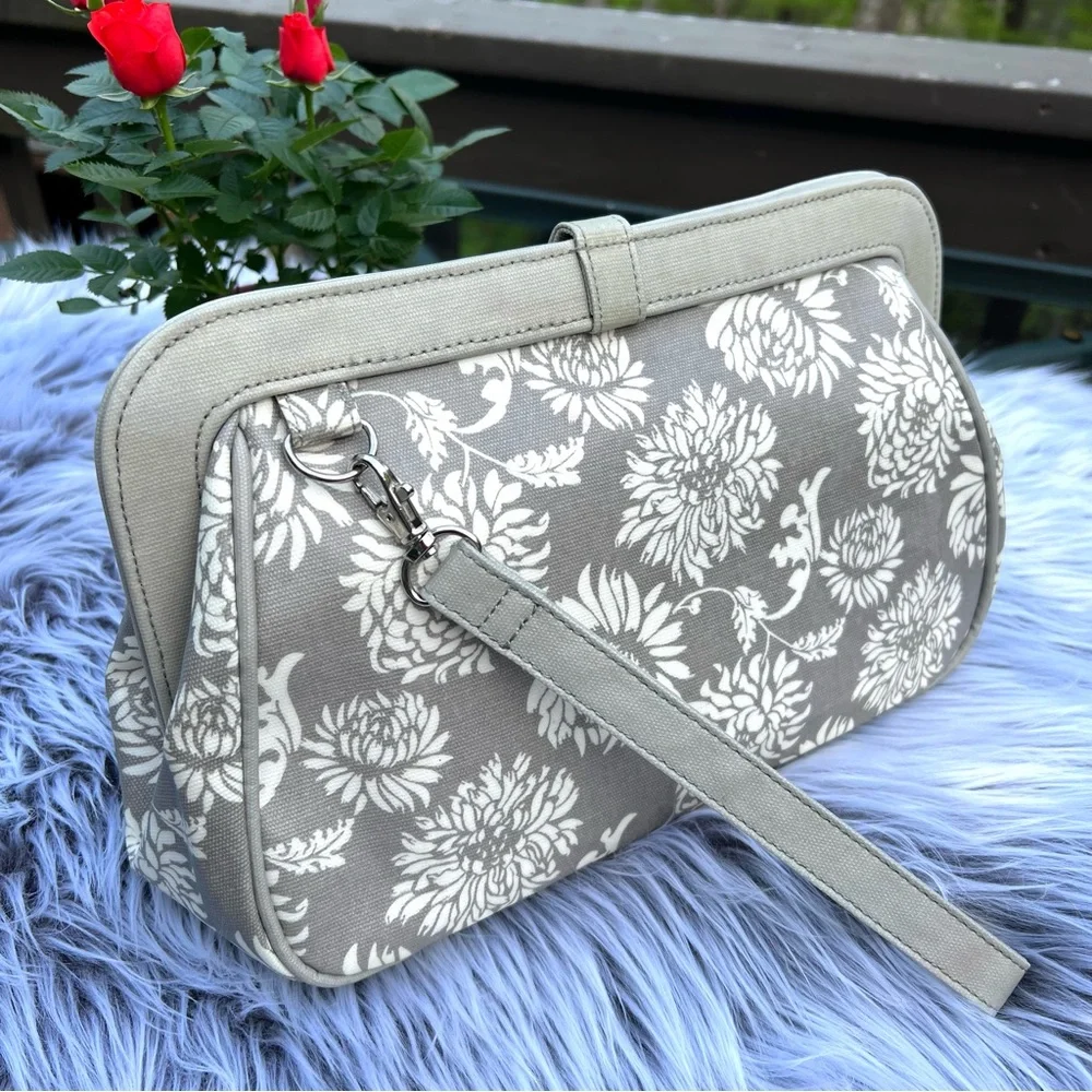 Petunia Pickle Bottom Cross Town Clutch Diaper Bag, NWOT